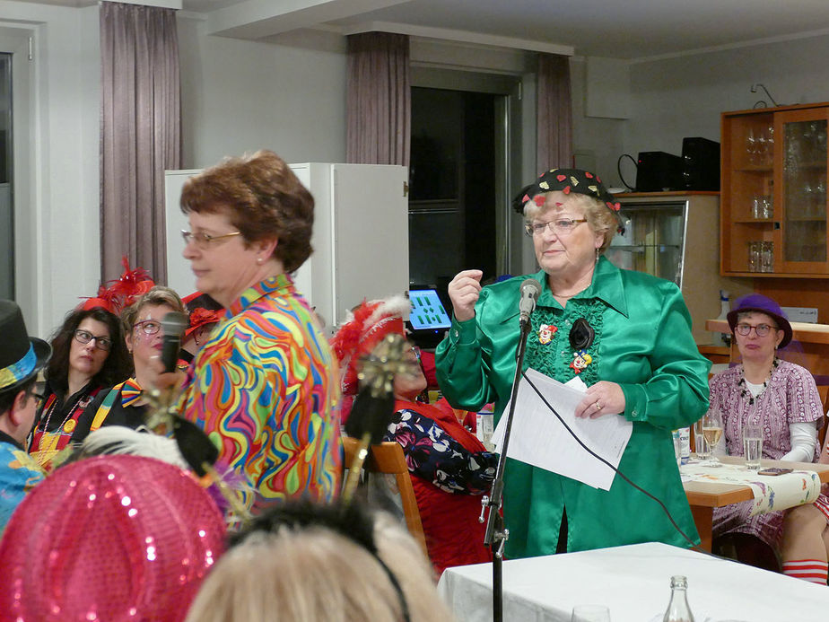 Frauenkarneval der kfd im Landhotel Weinrich (Foto: Karl-Franz Thiede)